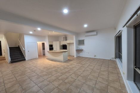 Photo of property in 17 Trimaran Drive, Gulf Harbour, Whangaparaoa, 0930