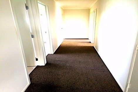 Photo of property in 9 Seaview Road, Castor Bay, Auckland, 0620