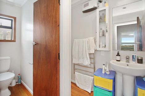 Photo of property in 164 Browns Bay Road, Murrays Bay, Auckland, 0630