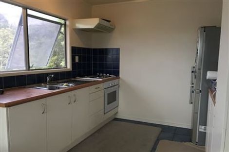 Photo of property in 17 Theban Place, Totara Vale, Auckland, 0629