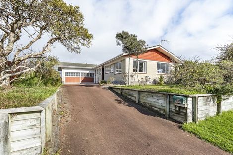 Photo of property in 54 Wairau Road, Oakura, 4314