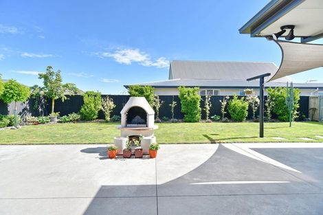 Photo of property in 16 Beech Drive, Rangiora, 7400