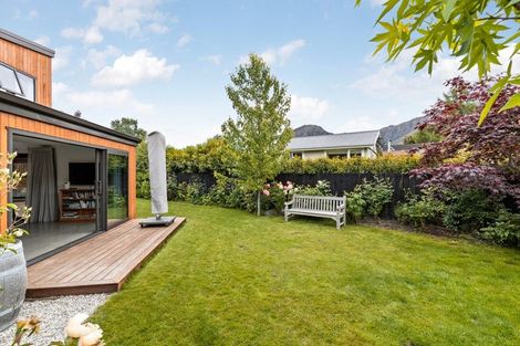 Photo of property in 20 Adamson Drive, Arrowtown, 9302