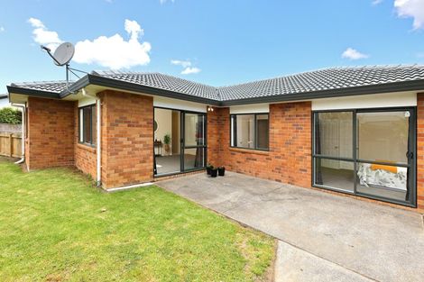 Photo of property in 23 Greenberry Drive, Ranui, Auckland, 0612