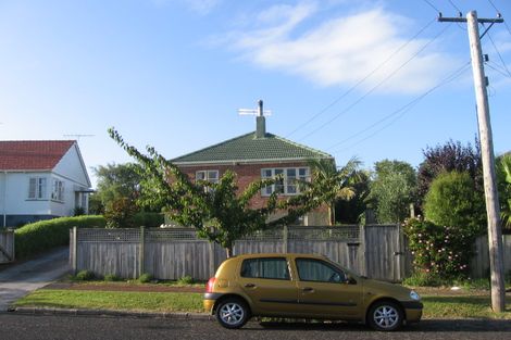 Photo of property in 74 Tahapa Crescent, Meadowbank, Auckland, 1072