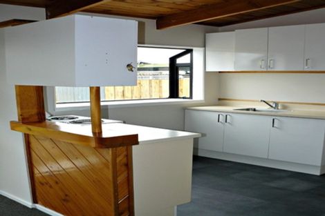 Photo of property in 2/120 Lynwood Road, New Lynn, Auckland, 0600