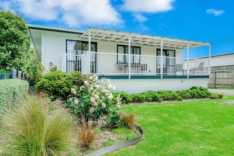 Photo of property in 290 Te Moana Road, Waikanae, 5036