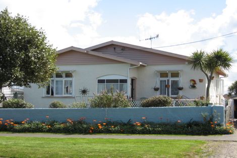 Photo of property in 11 Manuka Street, Castlecliff, Whanganui, 4501