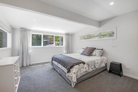 Photo of property in 1 Domain Crescent, Muriwai, Waimauku, 0881