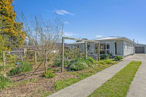 Photo of property in 15 Rimu Street, Edgecumbe, 3120