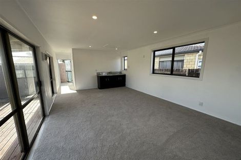 Photo of property in 14 Airdrie Road, Ranui, Auckland, 0612