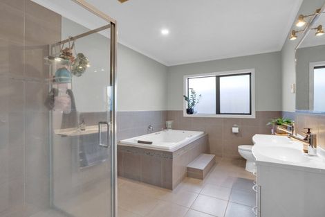 Photo of property in 7 Whitney Place, Rototuna North, Hamilton, 3210