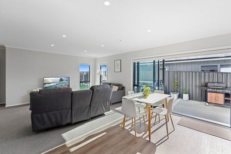 Photo of property in 24 Enereta Road, Otaki, 5512