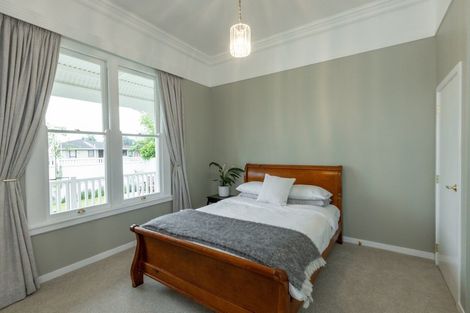 Photo of property in 402 Avenue Road West, Hastings, 4122