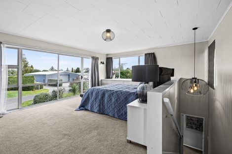 Photo of property in 37 Pitt Street, Clive, 4102