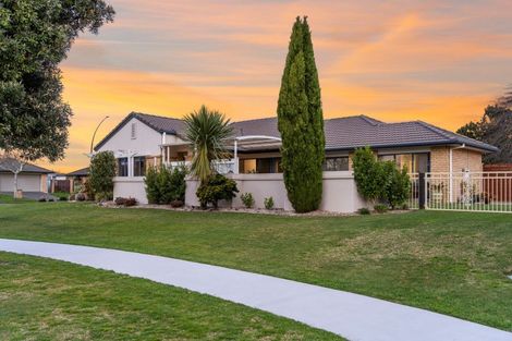 Photo of property in 2 Carlsberg Place, Papamoa Beach, Papamoa, 3118