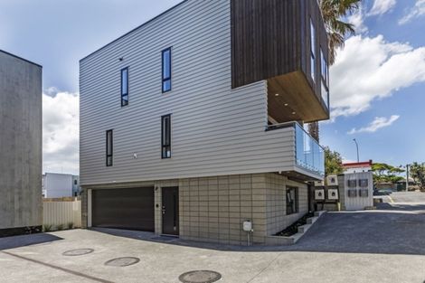 Photo of property in 67e Lake Road, Devonport, Auckland, 0624