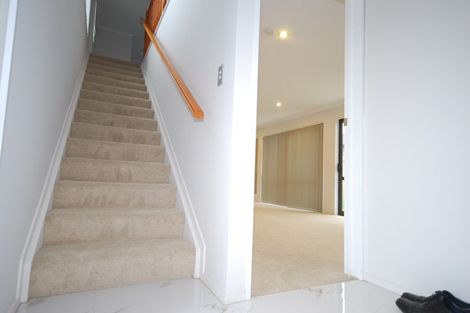 Photo of property in 8 Whekau Drive, Takanini, 2112