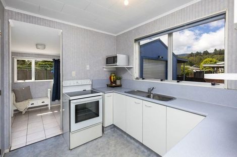 Photo of property in 8a Cederholm Grove, Brown Owl, Upper Hutt, 5018