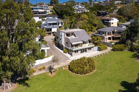 Photo of property in 1/9 The Esplanade, Castor Bay, Auckland, 0620