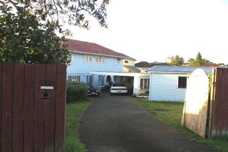 Photo of property in 269 Glenfield Road, Hillcrest, Auckland, 0627