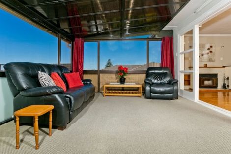 Photo of property in 86 Carlisle Road, Browns Bay, Auckland, 0632