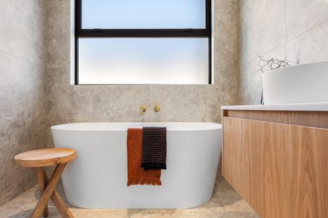 Photo of property in 2/17 Hewitts Road, Merivale, Christchurch, 8014