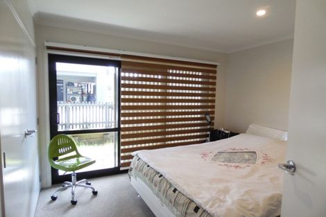 Photo of property in 16 Pheasant Lane, Hobsonville, Auckland, 0616