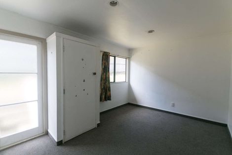 Photo of property in 1/30 Trojan Crescent, New Lynn, Auckland, 0600