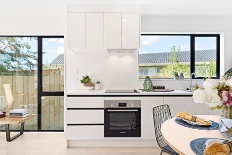 Photo of property in 18e Larissa Avenue, Henderson, Auckland, 0610