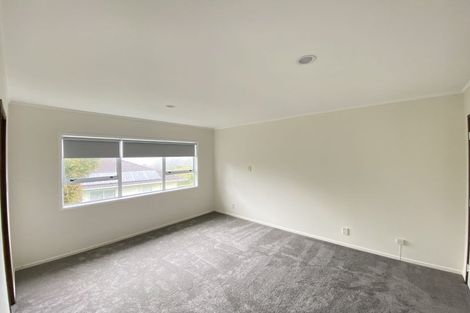 Photo of property in 130 Chelsea View Drive, Chatswood, Auckland, 0626