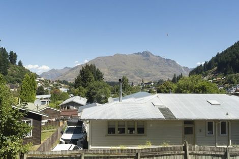 Photo of property in 22 Bowen Street, Queenstown, 9300