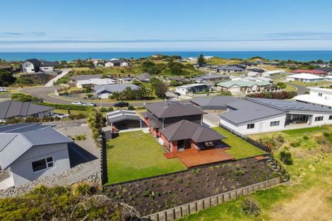 Photo of property in 31 Golf Vue Place, Castlecliff, Whanganui, 4501