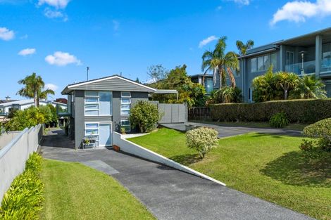 Photo of property in 1/64 Seaview Road, Castor Bay, Auckland, 0620