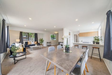 Photo of property in 13 King Charles Drive, Kingsley Heights, Upper Hutt, 5018