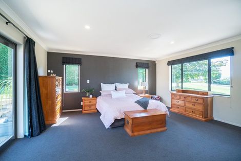 Photo of property in 34 Schnell Drive, Kelvin Grove, Palmerston North, 4414