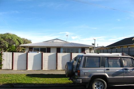 Photo of property in 2/335 Marine Parade, New Brighton, Christchurch, 8061