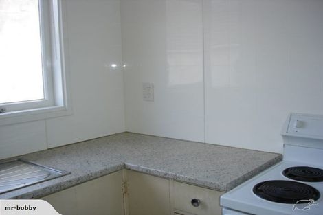 Photo of property in Milford Court Flats, 9/515 Adelaide Road, Berhampore, Wellington, 6023