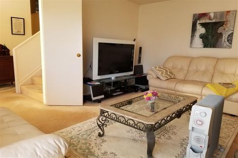 Photo of property in 1/70 Gosford Drive, Botany Downs, Auckland, 2010