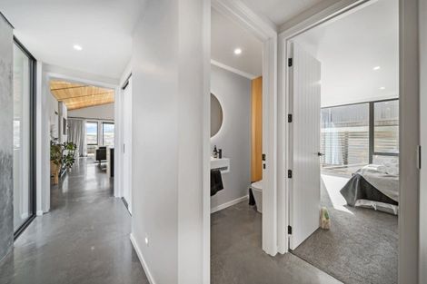 Photo of property in 17 Double Cone Road, Jacks Point, Queenstown, 9371