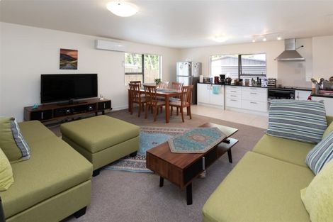 Photo of property in 9 Darren Crescent, Half Moon Bay, Auckland, 2012