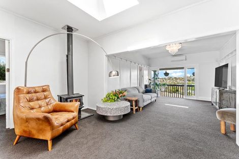 Photo of property in 18 Penton Road, Stanmore Bay, Whangaparaoa, 0932