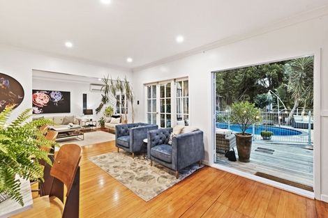 Photo of property in 24 Chatham Avenue, Paremoremo, Auckland, 0632