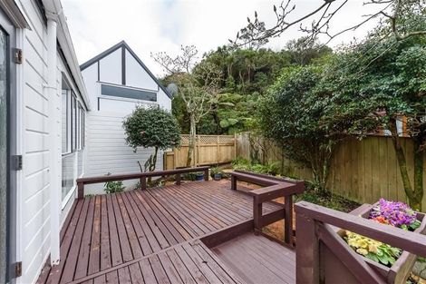 Photo of property in 35a Amapur Drive, Khandallah, Wellington, 6035