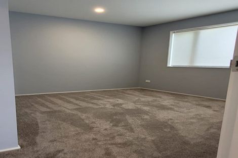 Photo of property in 37 Santa Monica Place, Goodwood Heights, Auckland, 2105