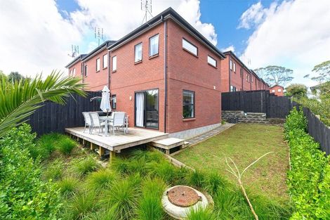 Photo of property in 13/15 Sunhill Road, Sunnyvale, Auckland, 0612