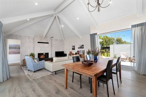 Photo of property in 8 Awanui Crescent, Matakana, Warkworth, 0985