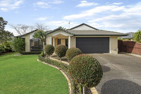 Photo of property in 12 Moycullien Lane, East Tamaki Heights, Auckland, 2016