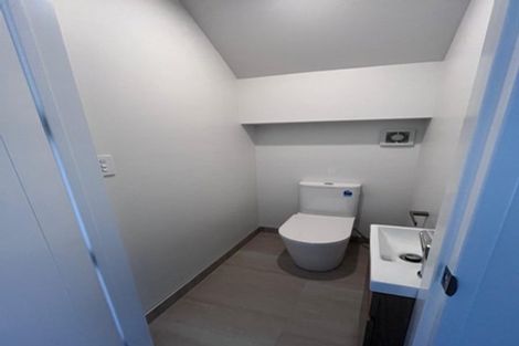Photo of property in 31 Booralee Avenue, Botany Downs, Auckland, 2010