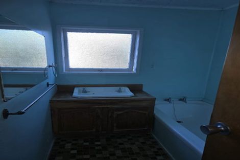 Photo of property in 4 Longbill Place, Glendene, Auckland, 0602